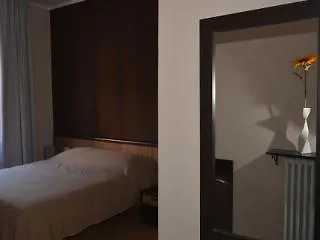 בית הארחה House In Domus Romana 2*