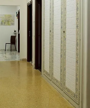 בית הארחה House In Domus Romana 2*